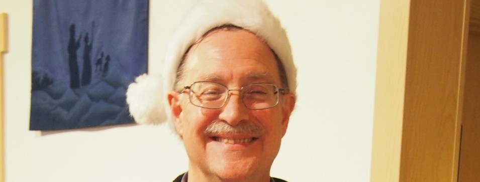fear man face christmas hat